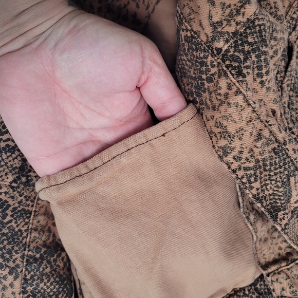 Free People Oversized Denim Jacket Snake Skin Print Brown Women's Size XS - Picture 8 of 11